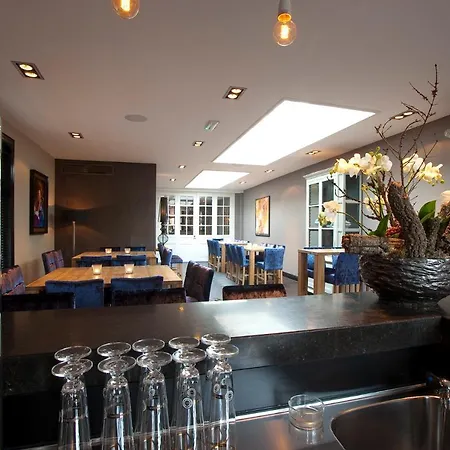 Mauritz Hotel *