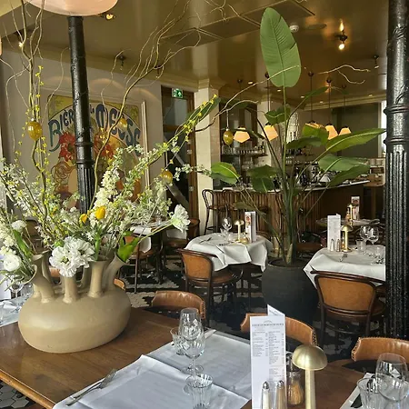 Boutique Mauritz, A Member Of Ql