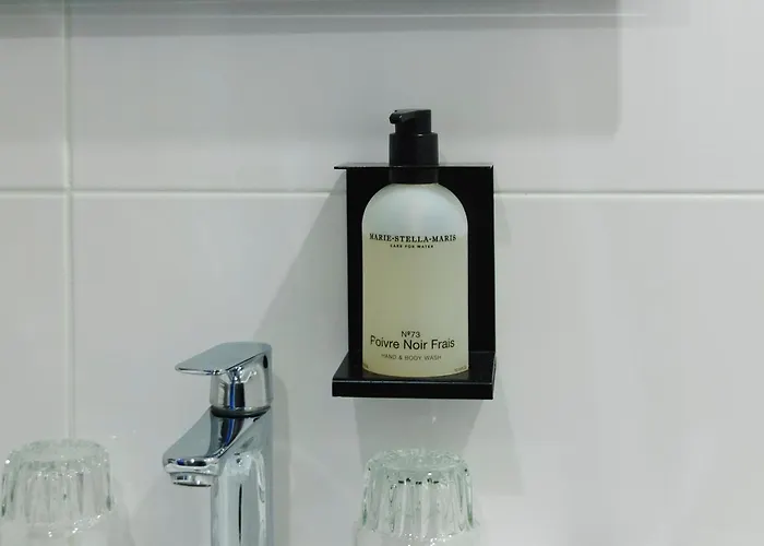 Boutique Mauritz, A Member Of Ql